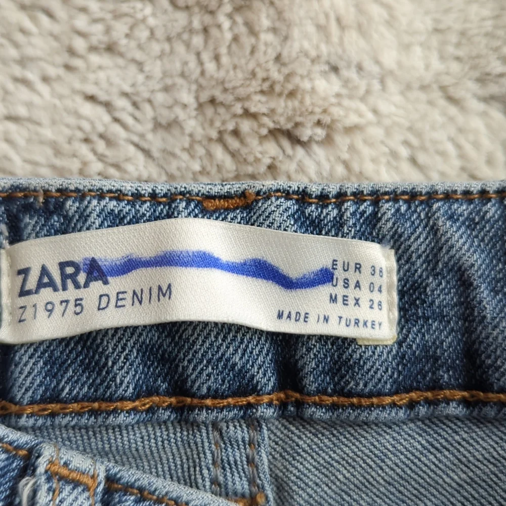 Zara Denim High Rise Red Side Stripe Skinny Jeans Size 4 Waist - Picture 3 of 5